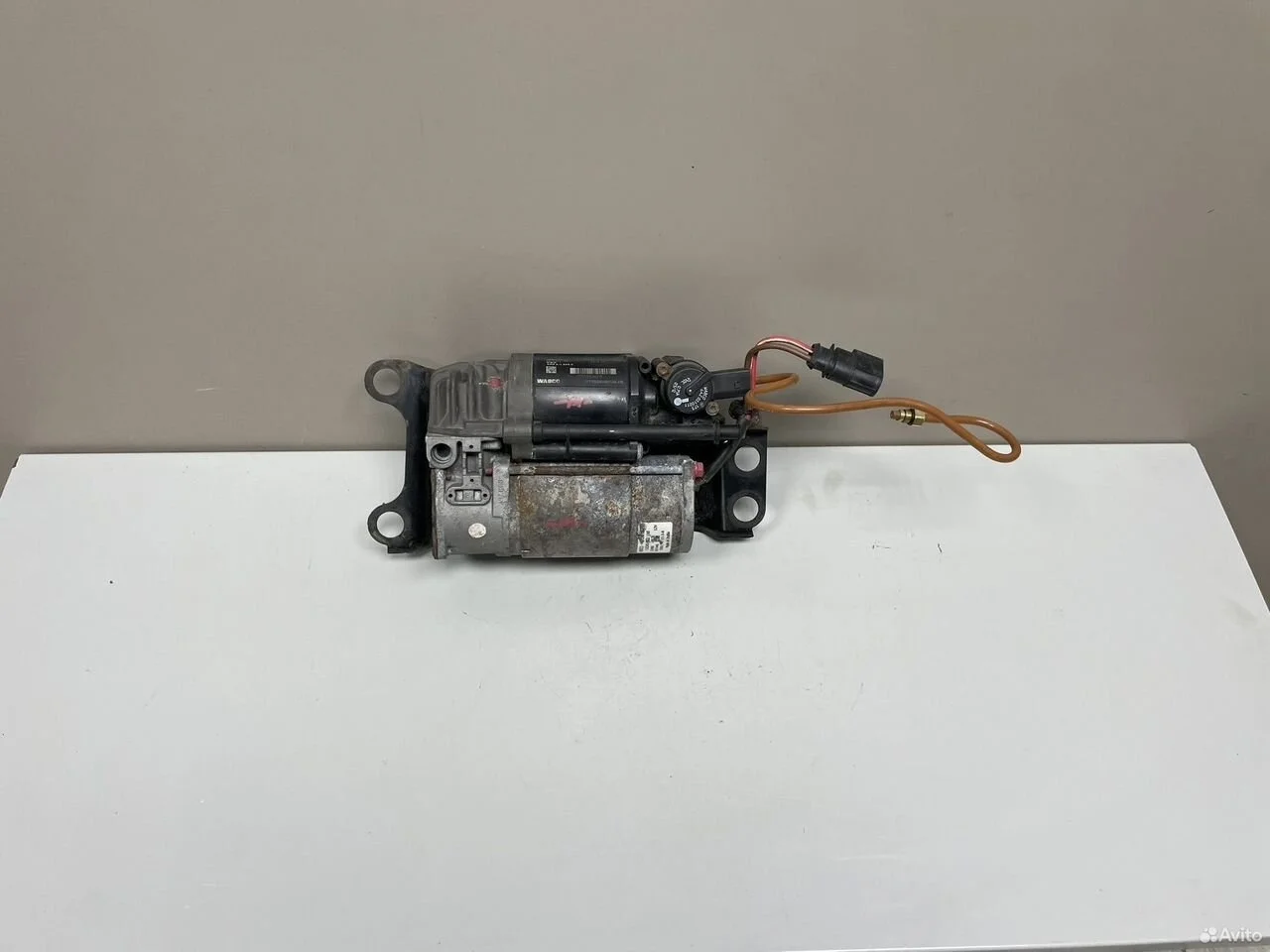 Компрессор пневмоподвески audi a8 4h d4