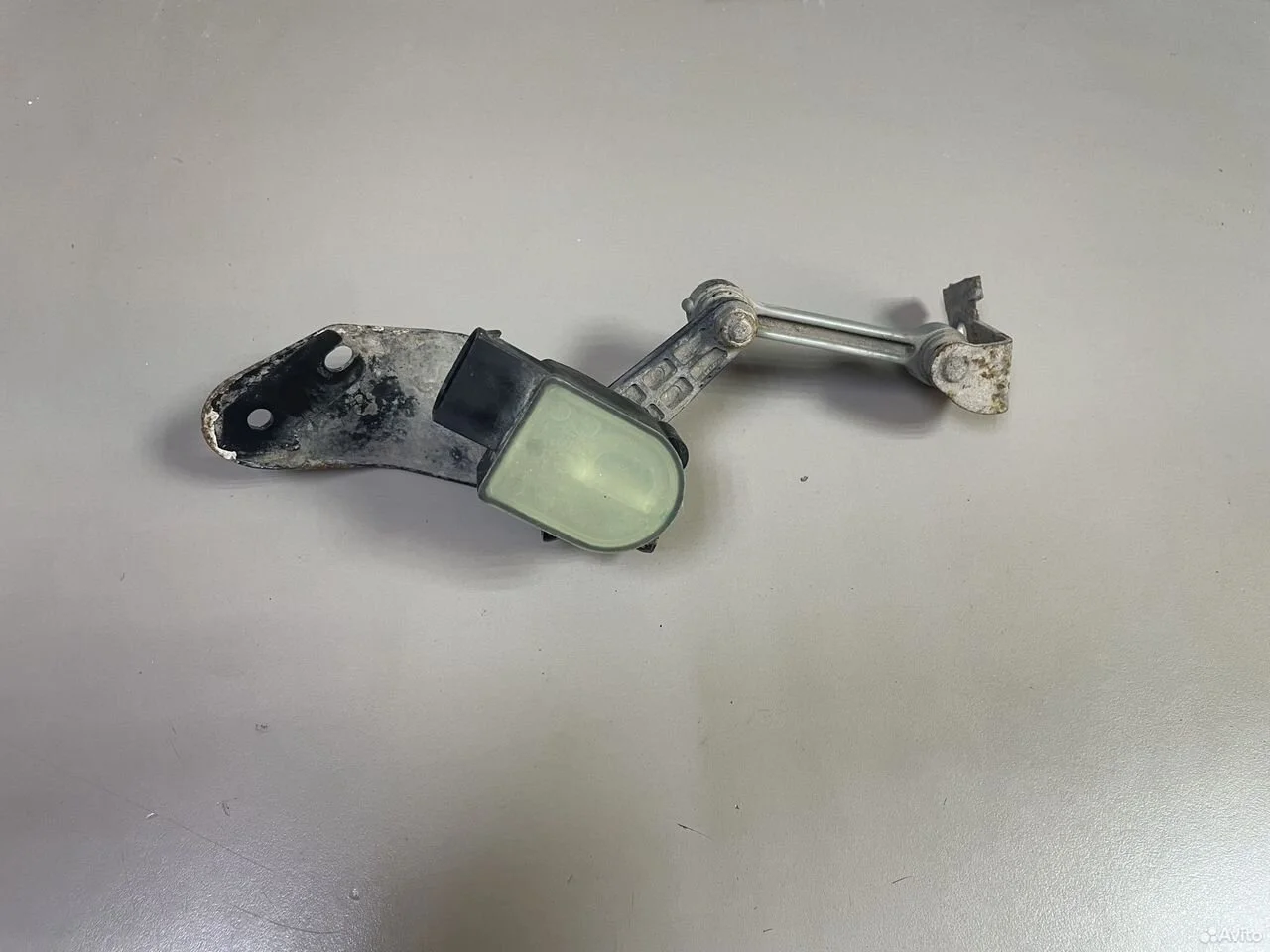 Датчик уровня кузова задний правый audi a8 d3 4e