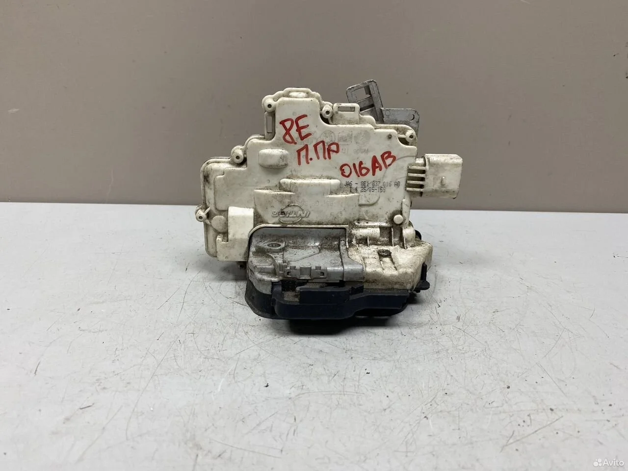 Замок двери передний правый audi a4 8e b7