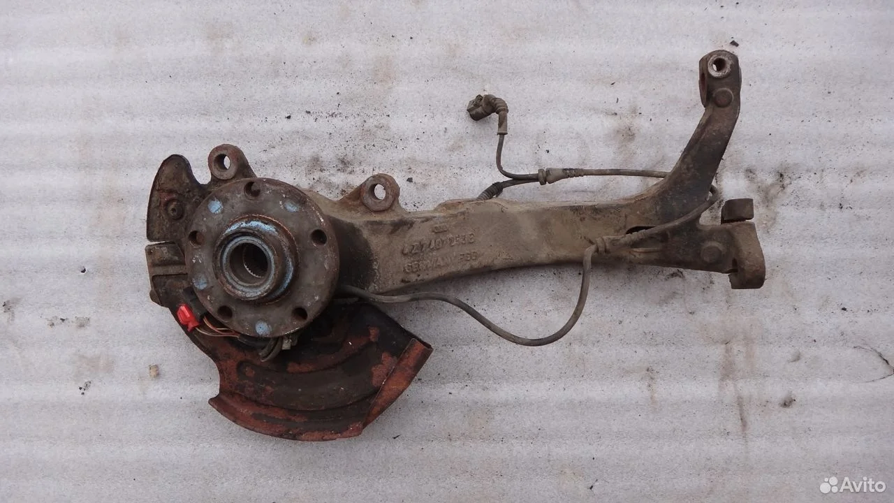 Кулак правый ауди а6 с5 аллроад 4z7407258b