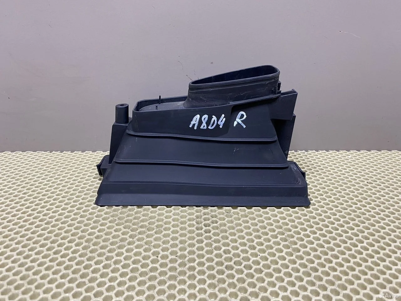 Воздуховод правый audi a8 d4 4h 4h0129628aa