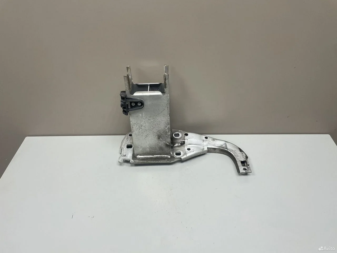 Кронштейн усилителя левый audi a6 c7 a7 4g