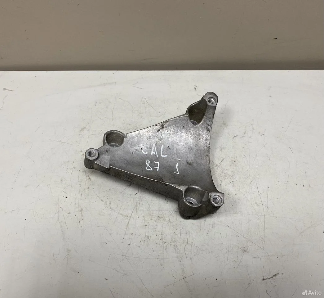 Кронштейн компрессора кондиционера audi a4 a6 a8 q