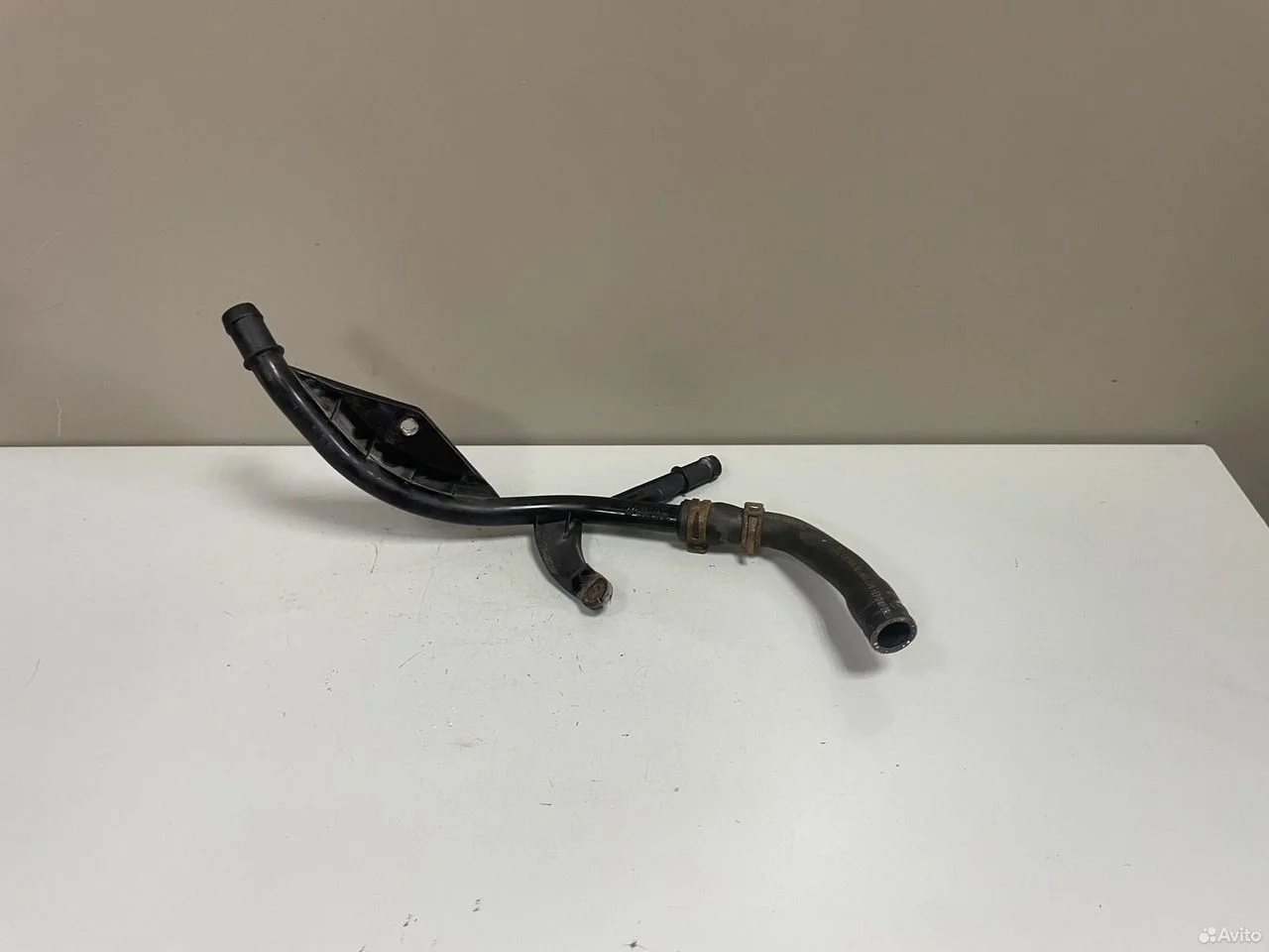 Патрубок системы охлаждения skoda fabia 2 5j