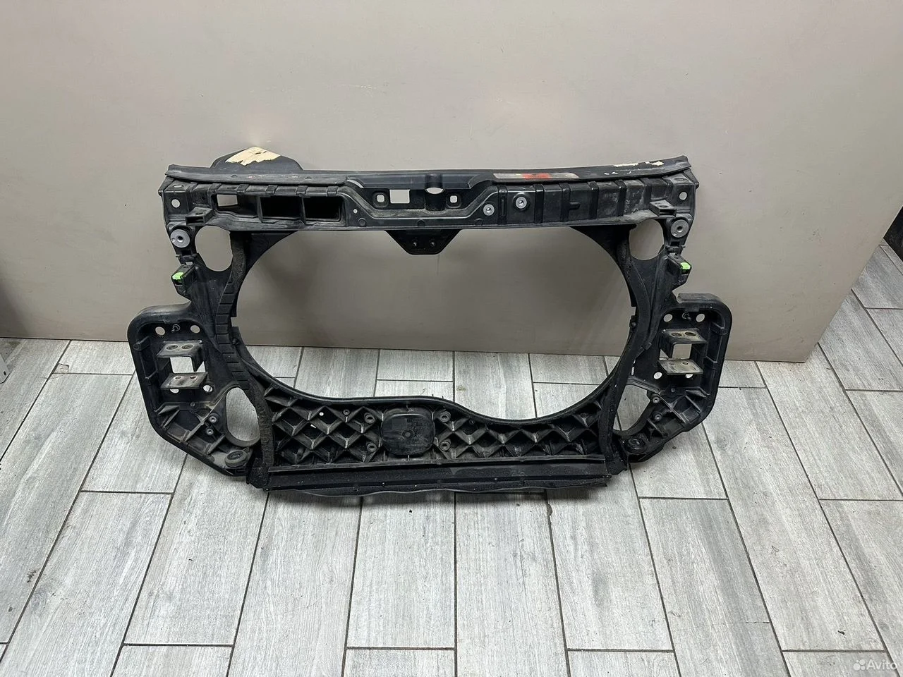 Панель радиаторов телевизор audi a6 4f c6