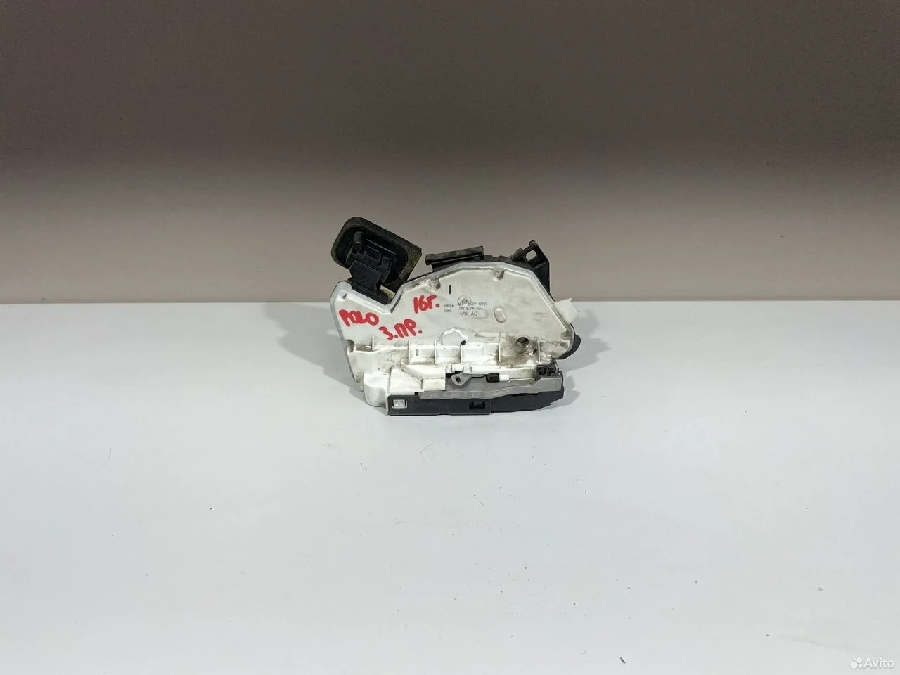 Замок двери задний правый vw polo 5 седан