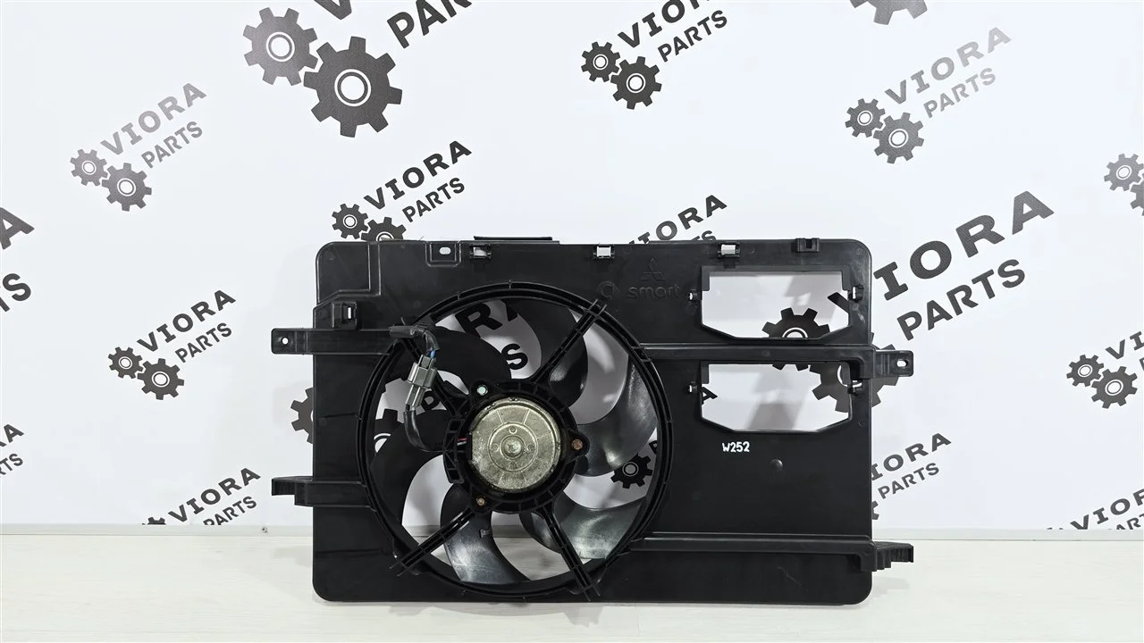 Вентилятор охлаждения Mitsubishi Colt 2008 1355A010 Z3 4A90