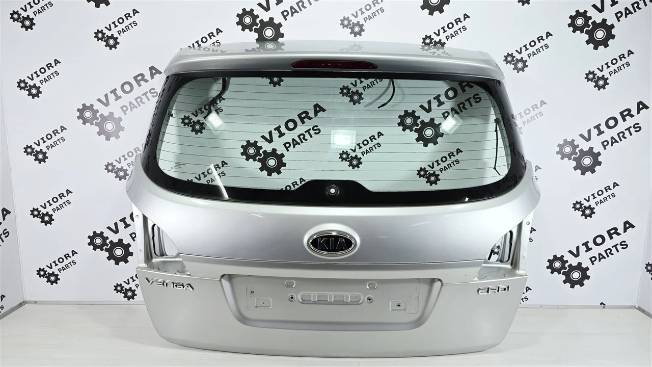 Крышка багажника Kia Venga 2012 737001P000 YN D4FC