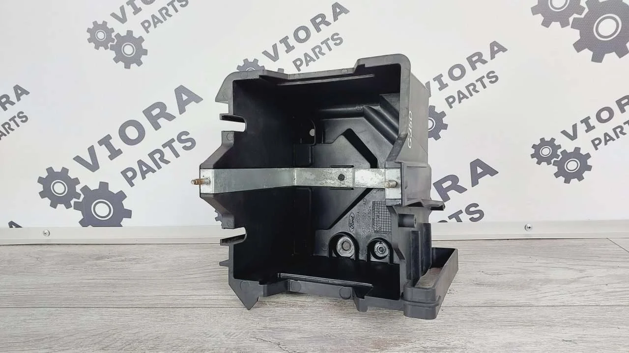 Корпус АКБ 20х18 Ford Fusion 2010 1141423 JU FXJA