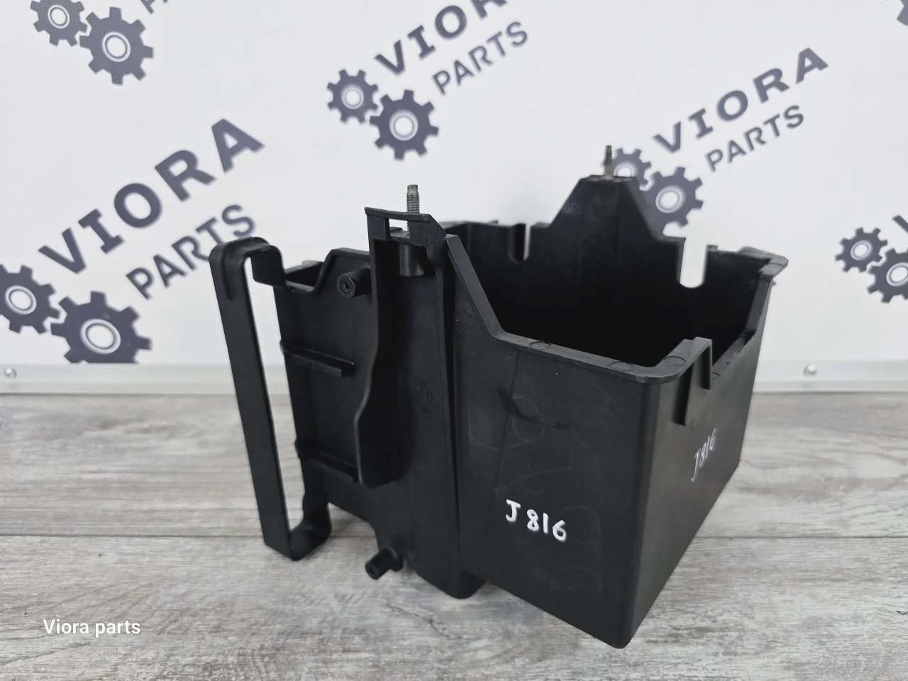 Корпус АКБ 20х18 Ford Fusion 2009 1141423 JU FXJA