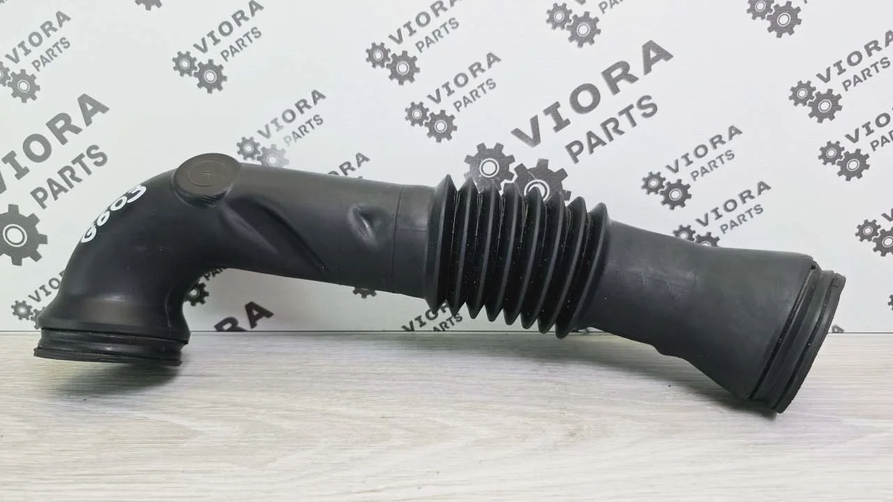 Патрубок воздушного фильтра Ford Fusion 2008 1329626 JU FXJA