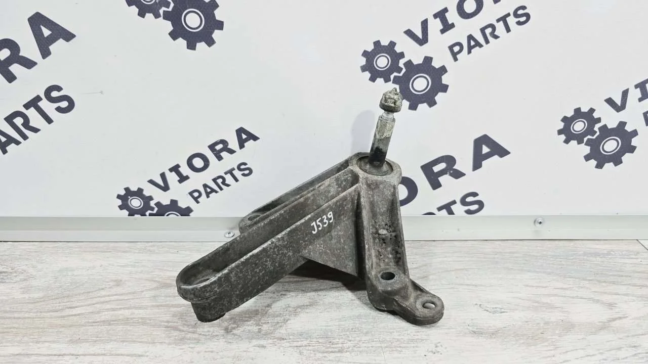 Кронштейн МКПП Nissan Juke 2012 11253BN700 YF15 HR16DE