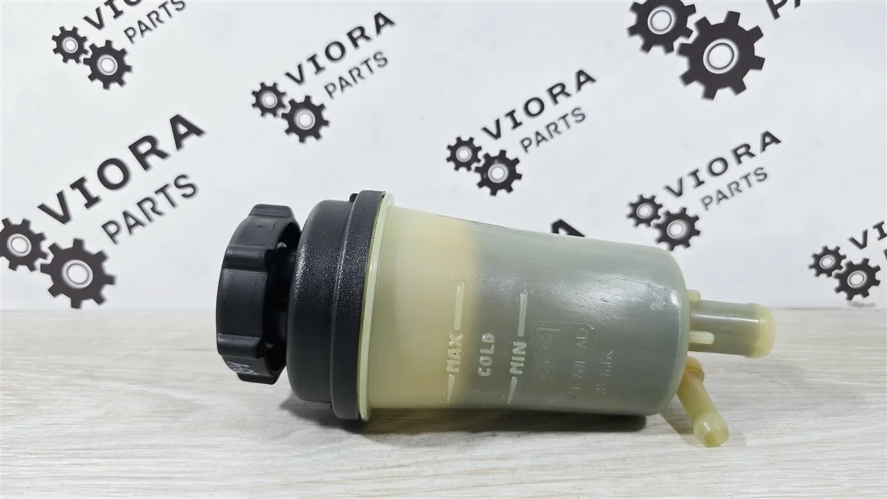 Бачок гидроусилителя руля Ford Focus 2009 1420238 2 SHDA