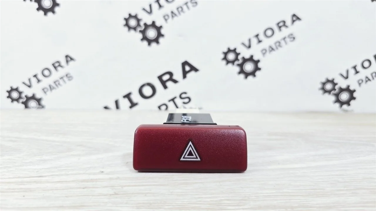 Кнопка аварийной сигнализации Mitsubishi Lancer 9 2005 MR406456 CS3W 4G18