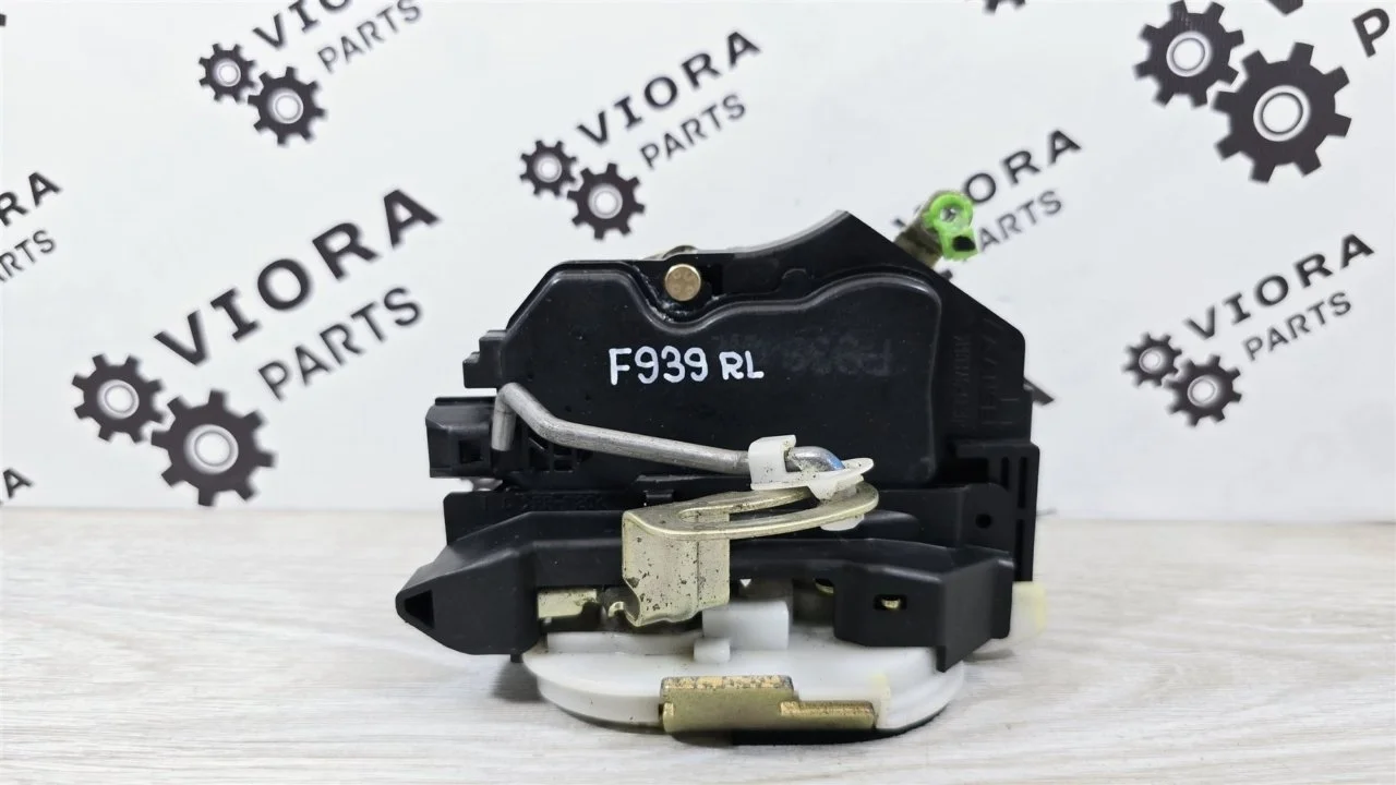 Замок двери Mitsubishi Lancer 9 2005 MN159631 CS3W 4G18, задний левый