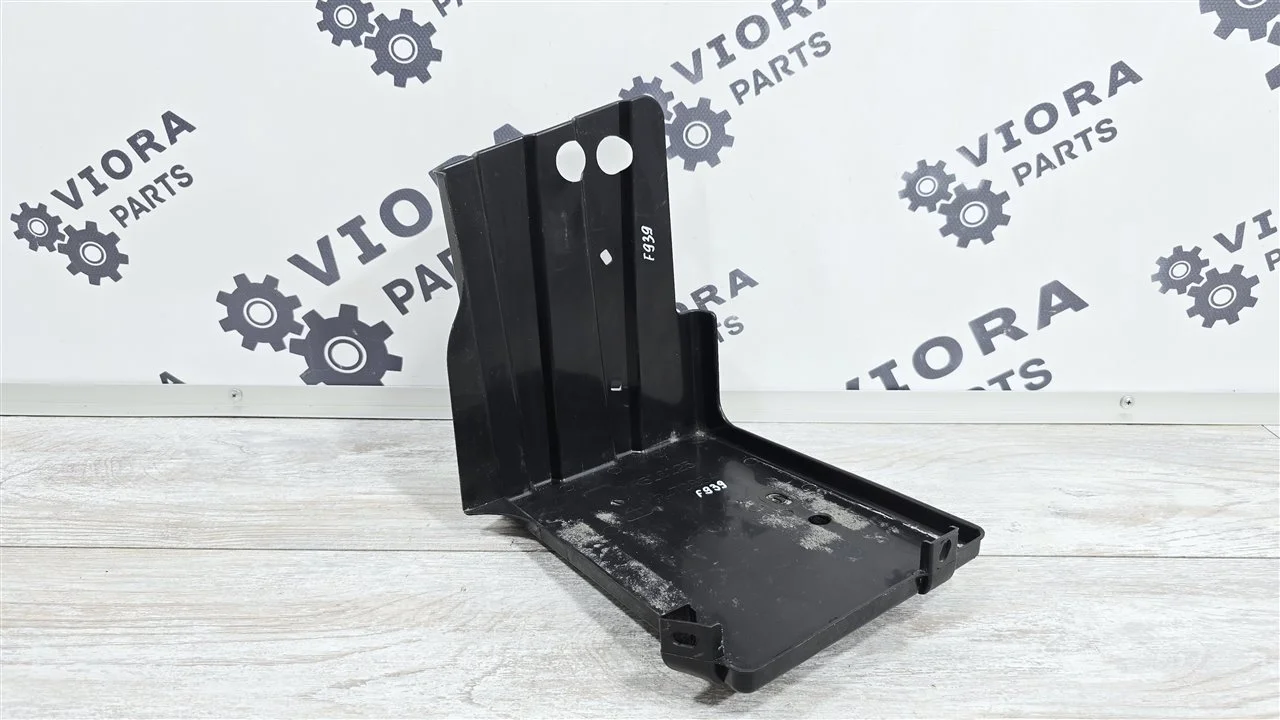 Площадка аккамулятора Mitsubishi Lancer 9 2005 MR516125 CS3W 4G18