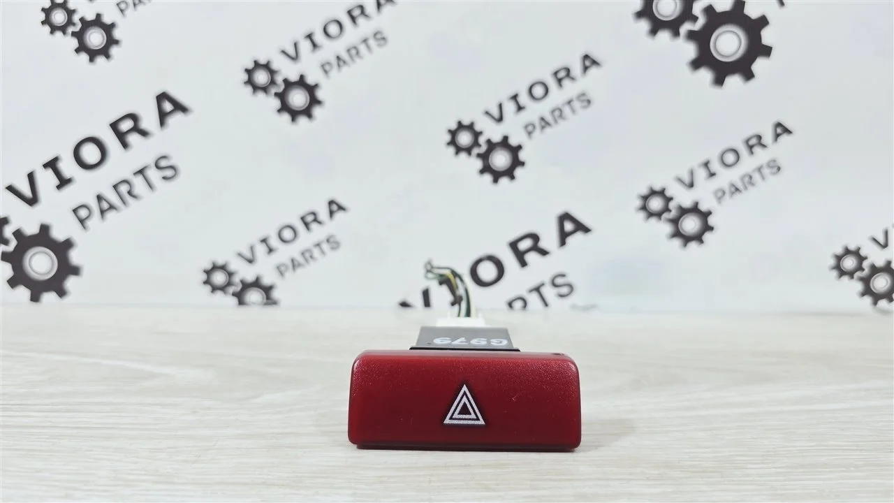 Кнопка аварийной сигнализации Mitsubishi Lancer 9 2005 MR406456 CS3W 4G18