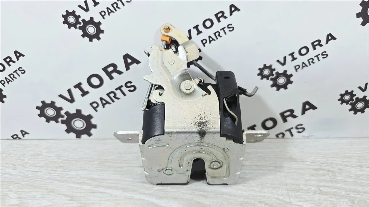 Замок крышки багажника Mitsubishi Colt 2008 MR959190 Z3 4A90