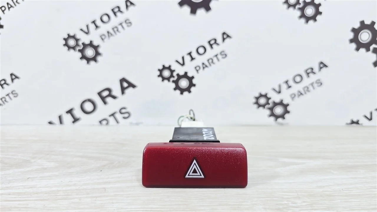 Кнопка аварийной сигнализации Mitsubishi Lancer 9 2006 MR406456 CS3A 4G18
