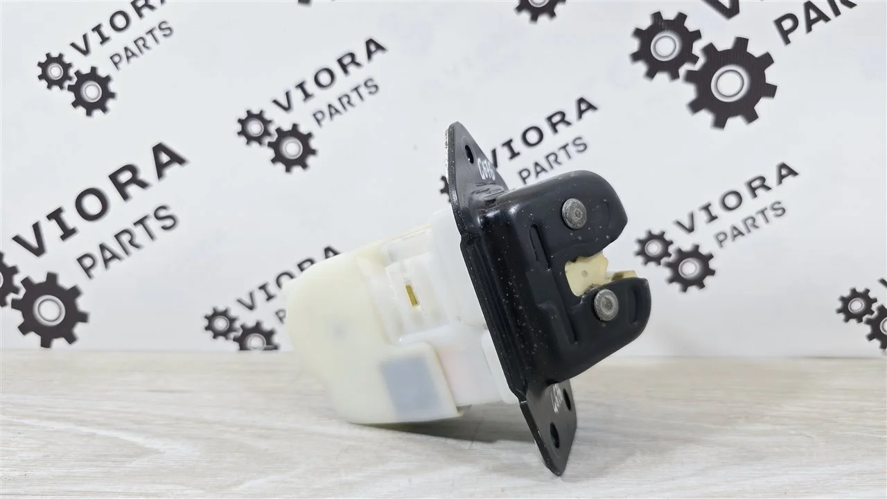 Замок крышки багажника Nissan Juke 2015 90502EN00A YF15 HRA2DDT