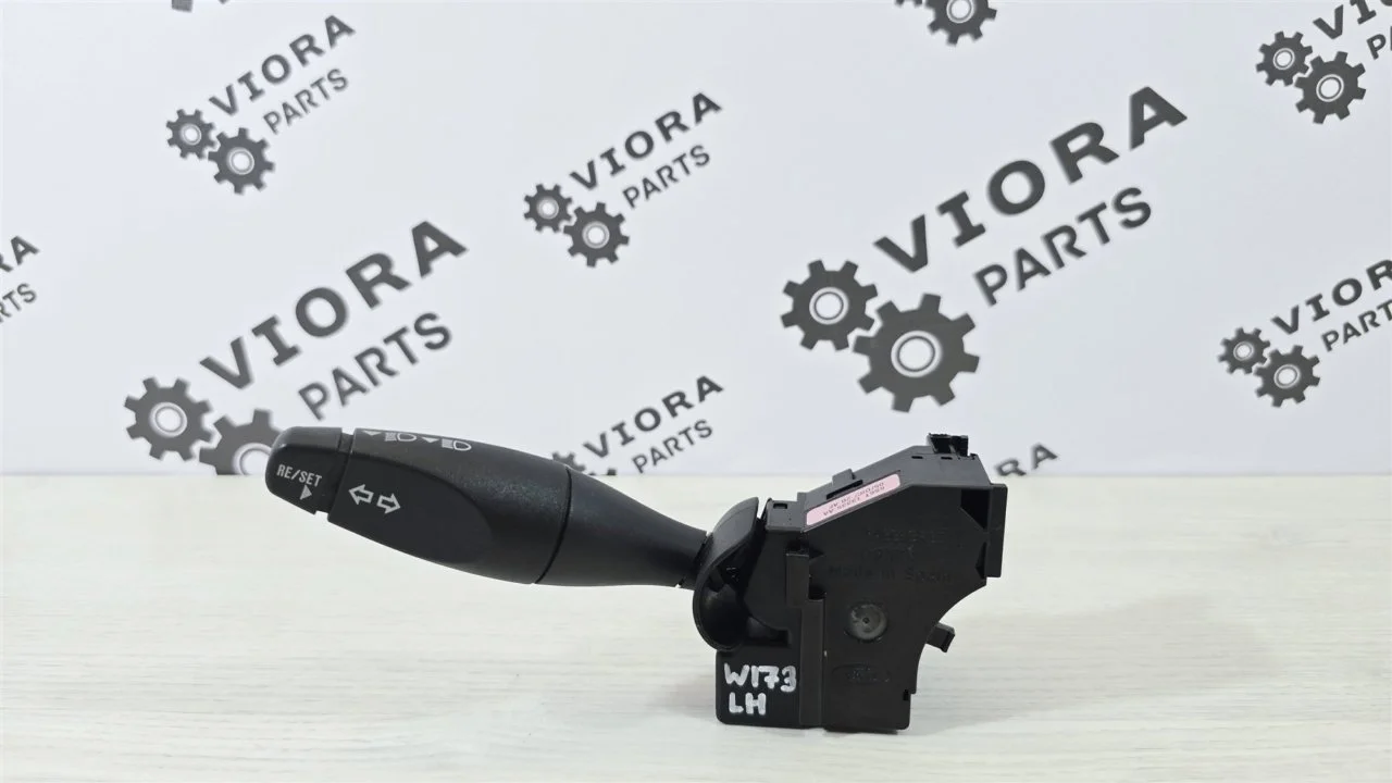 Переключатель подрулевой Ford Fusion 2006 1379849 JU FXJA, левый