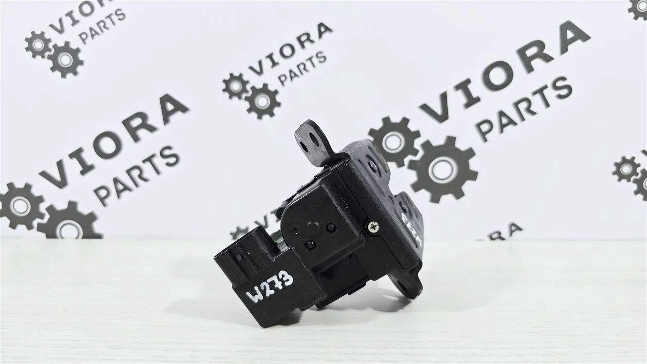 Замок крышки багажника Kia Ceed 2010 812301H000 ED D4FB