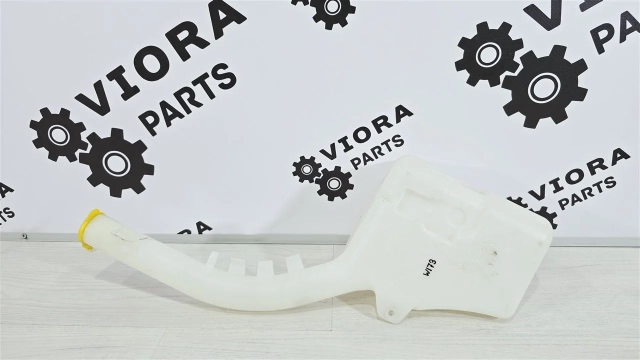 Бачок омывателя лобового стекла Ford Fusion 2006 1354170 JU FXJA