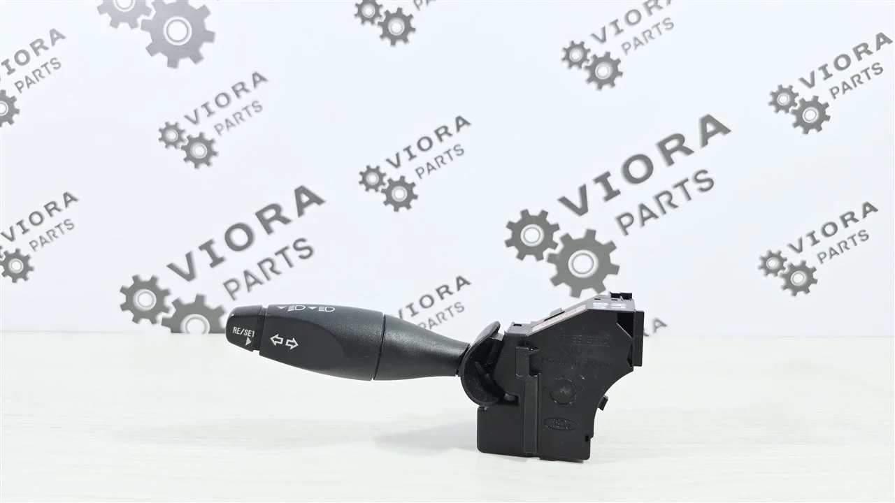 Переключатель подрулевой Ford Fusion 2008 1379849 JU FYJA, левый