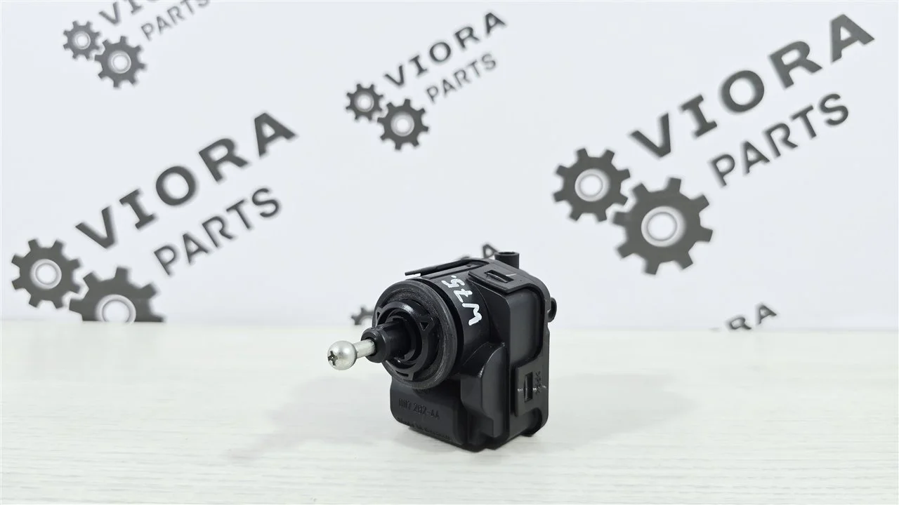 Корректор фар пробег 30к Mitsubishi Lancer 9 2007 00728244 CS3A 4G18