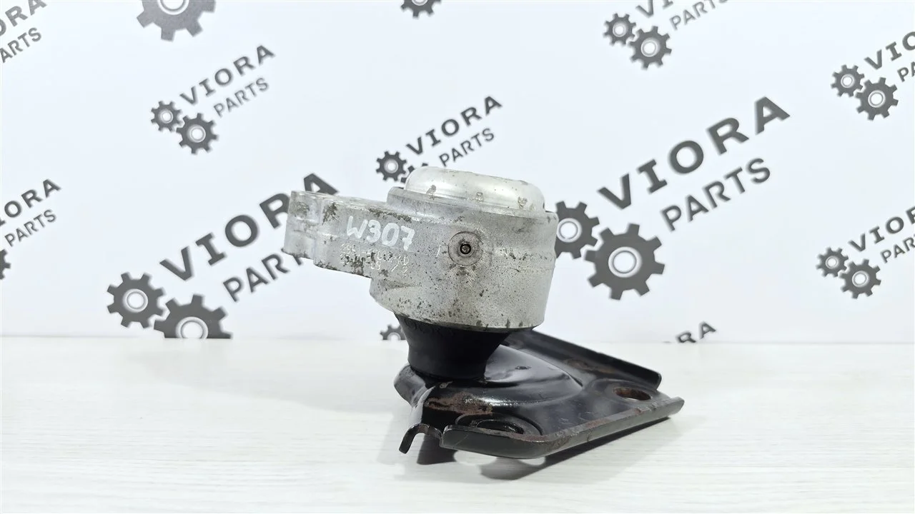 Опора двигателя пробег 30к Ford Fusion 2008 1822433 JU FXJA, правая