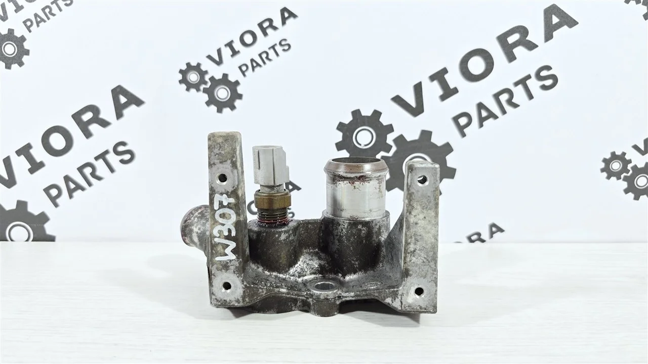 Фланец (тройник) системы охлаждения Ford Fusion 2008 1221325 JU FXJA