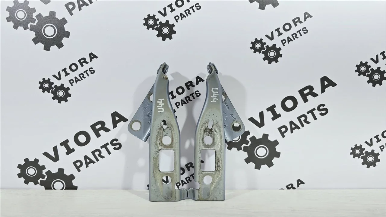 Петли капота Ford Fiesta 2007 1148938 MK5 FXJA