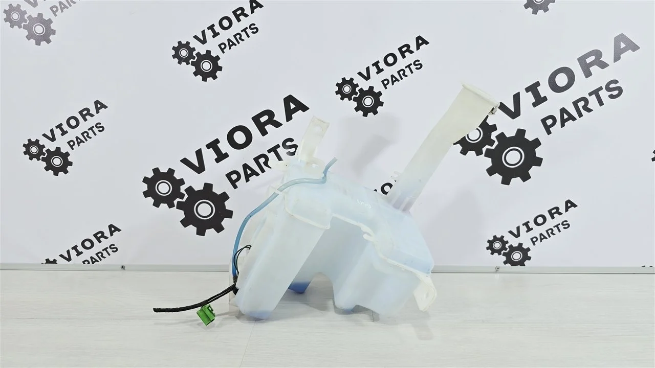 Бачок омывателя лобового стекла Mitsubishi Lancer 9 2007 MR570436 CS3A 4G18