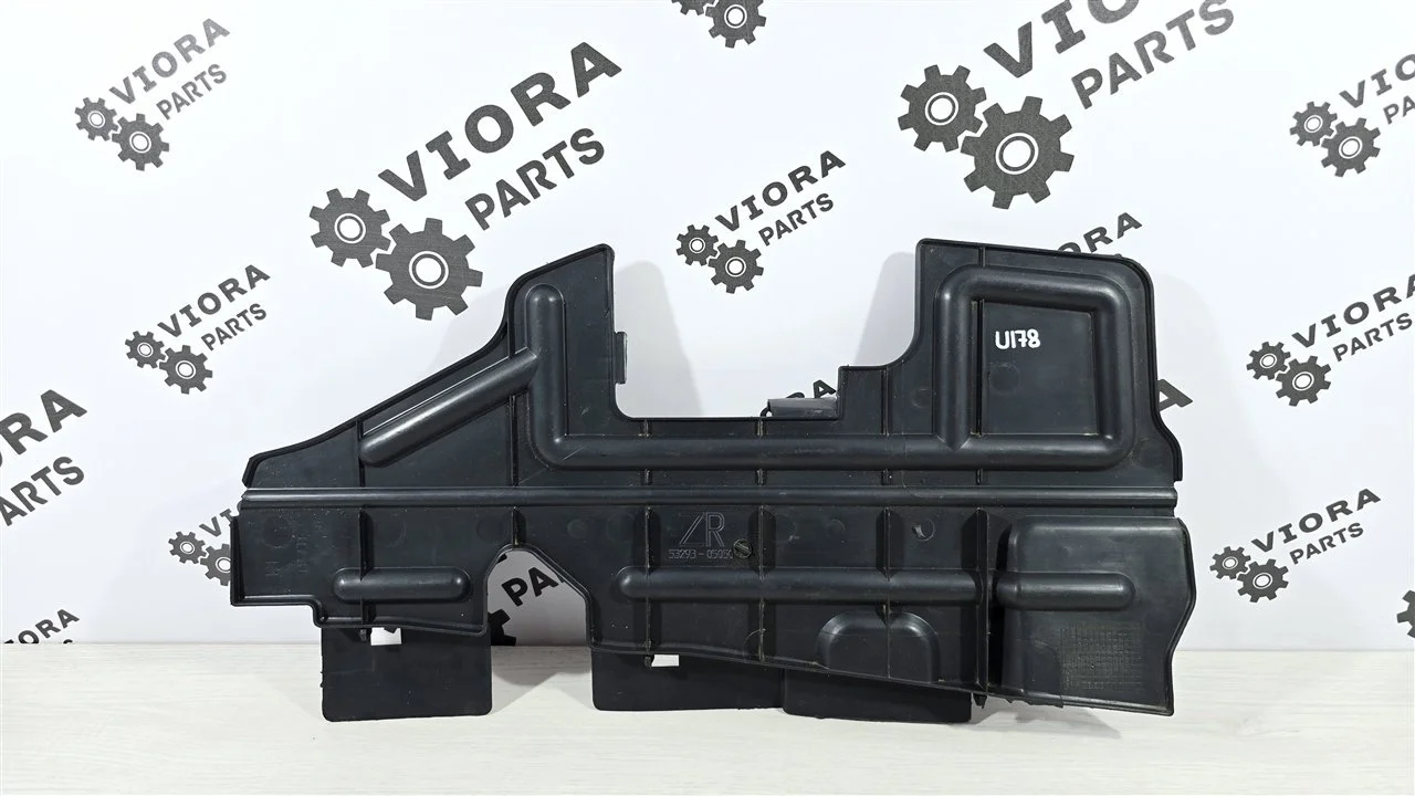 Дефлектор радиатора Toyota Avensis 2008 5329305050 T250 1ZZFE, правый