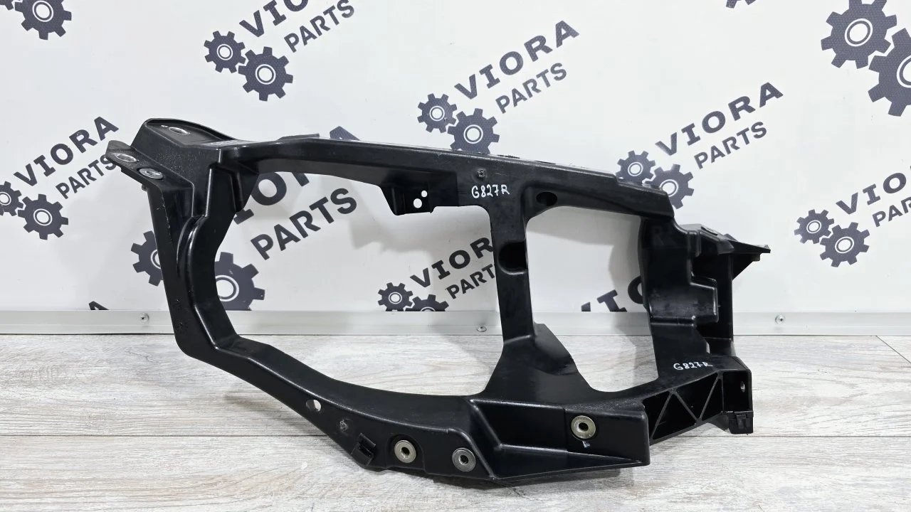 Панель передняя Mitsubishi Colt 2005 MN105060 Z34A 4A90, правый