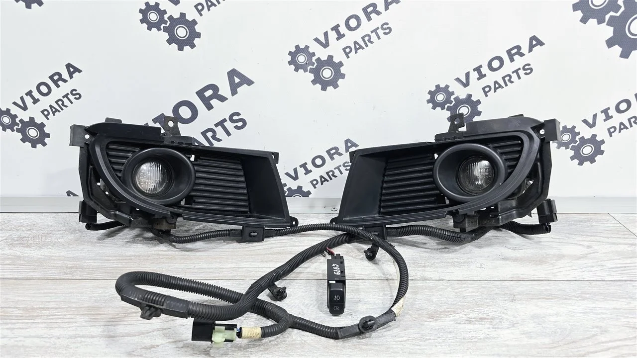 Фара противотуманная Mitsubishi Lancer 9 2005 MN154901 CS3W 4G18, передняя