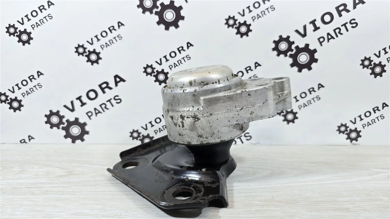 Опора двигателя пробег 20к Ford Fusion 2010 1822433 JU FYJA, правая