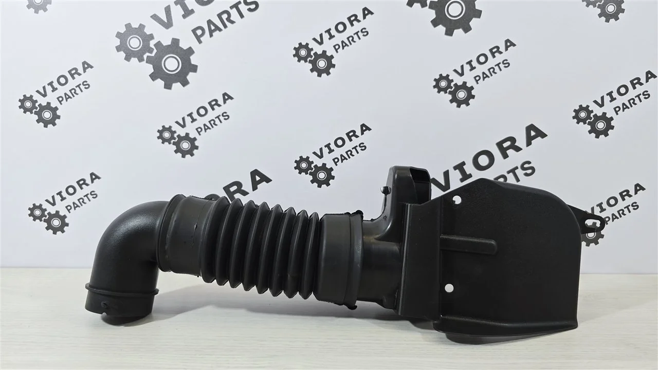 Воздухозаборник Ford Fusion 2006 1349155 JU FXJA