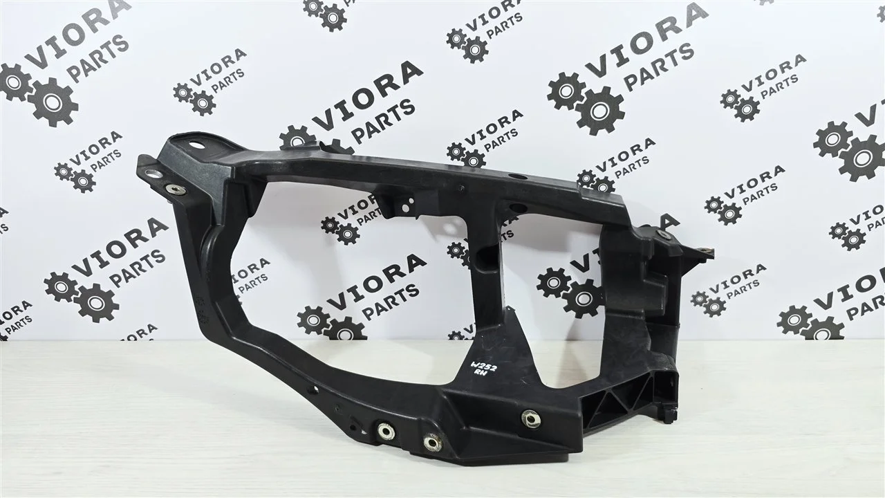 Панель передняя Mitsubishi Colt 2008 MN105060 Z3 4A90, правый