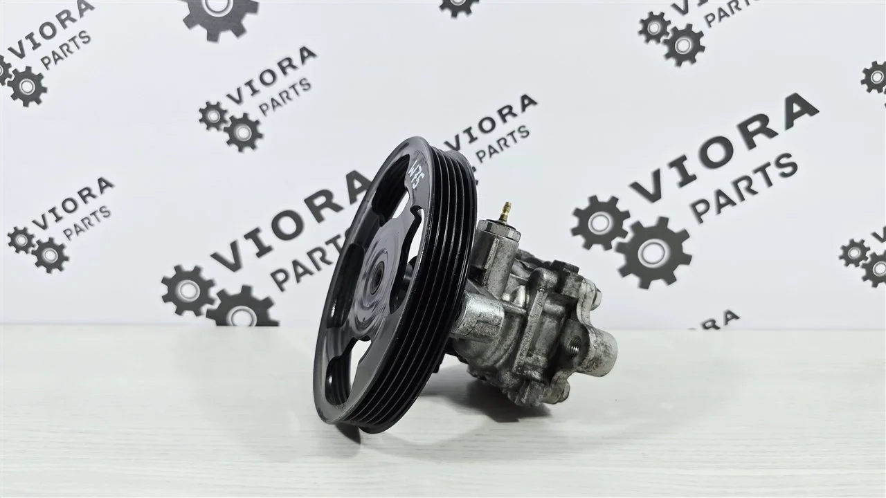 Насос гидроусилителя руля пробег 30к Mitsubishi Lancer 9 2007 MN184075 CS3A 4G18