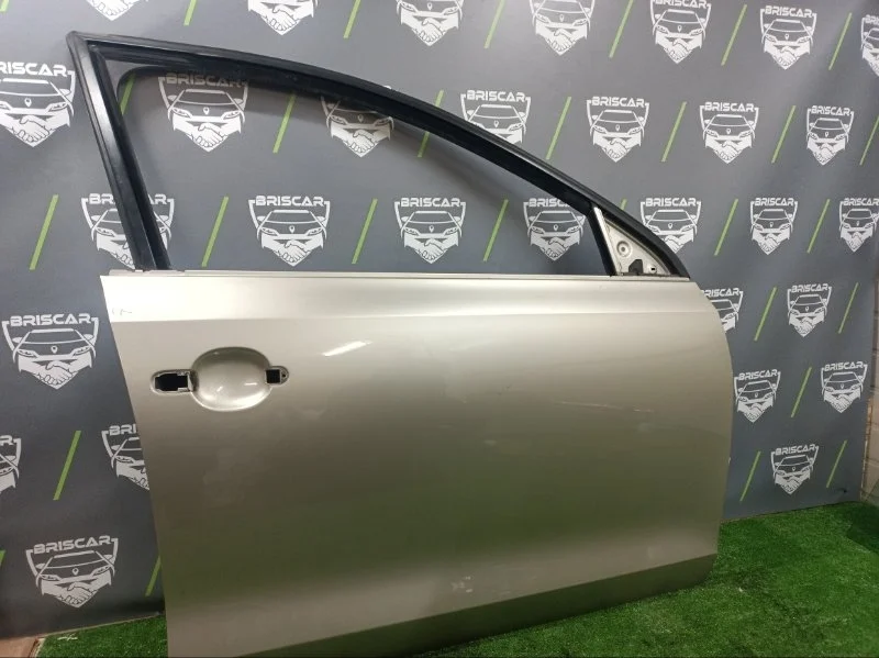 Дверь боковая Volkswagen Jetta 2013 5C6831055E A6 CAXA, передняя правая