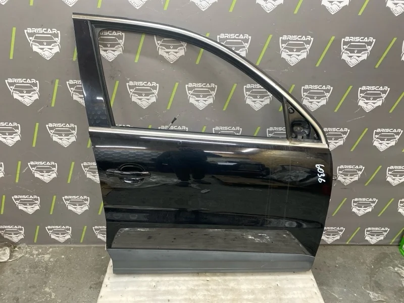 Дверь боковая Volkswagen Tiguan 2010 5N0831056B 5N CCZC, передняя правая