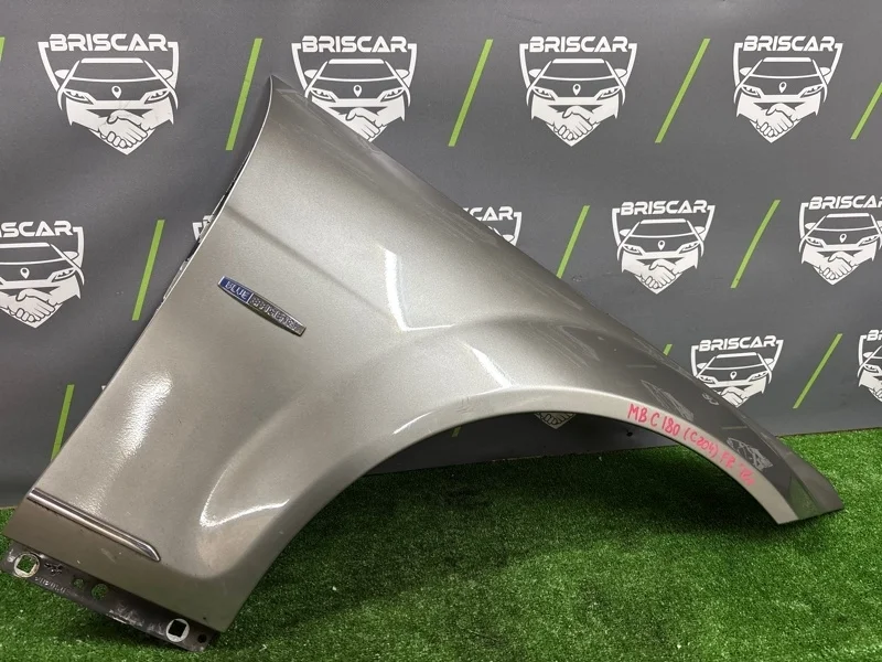 Крыло Mercedes-Benz C-Class 2012 A2048801418 C204 271.820 M271DE18 EVO, переднее правое