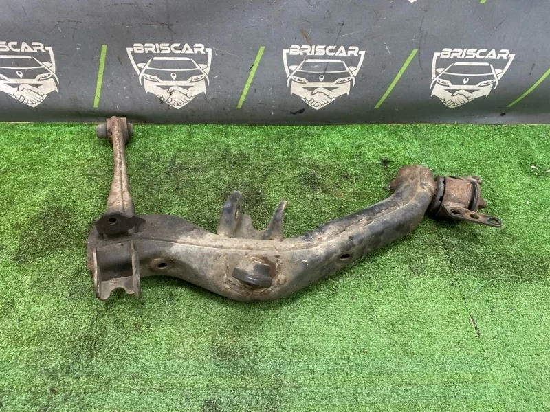 Рычаг подвески Toyota Avensis 2003 4871005070 AZT250 1AZFSE, задний правый