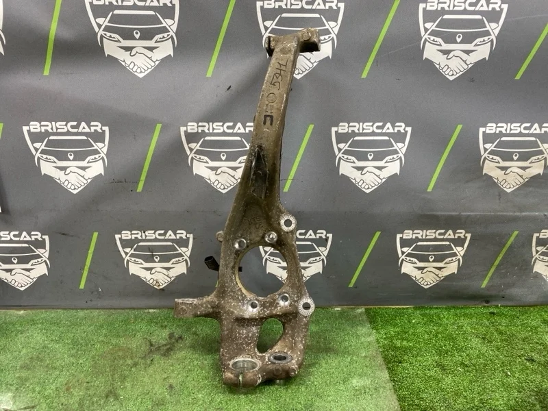 Кулак поворотный Audi A6 2012 4G0407254A C7 CHVA, передний правый