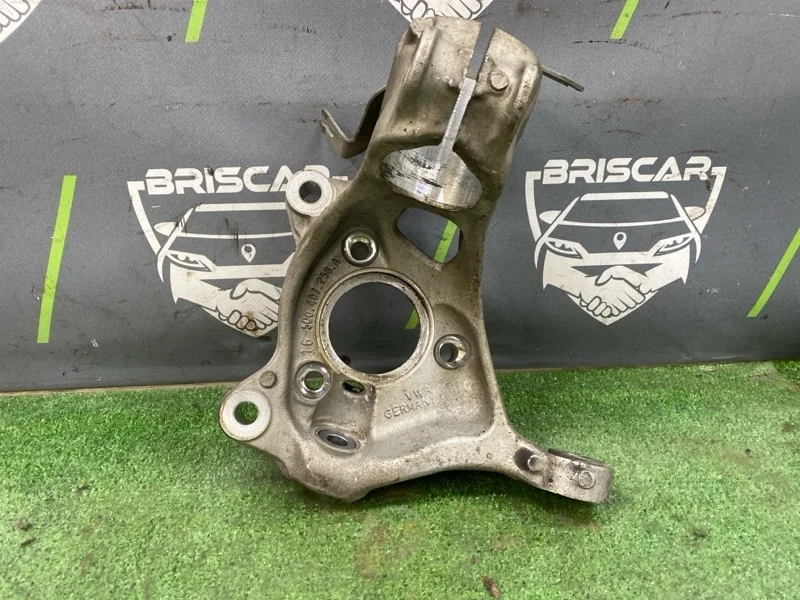 Кулак поворотный Volkswagen Golf 2015 5Q0407254A 5G1 CHPA, передний правый