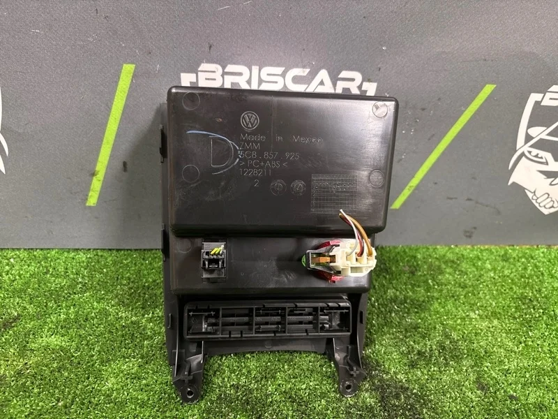 Бардачок Volkswagen Jetta 2013 5C8857925A A6 CAXA