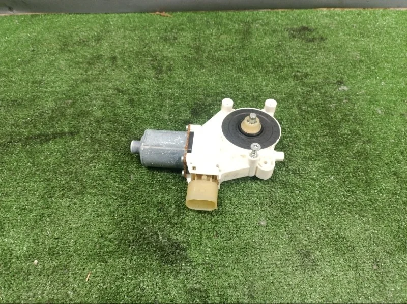 Мотор стеклоподъемника Bmw 7-Series 2013 67627046032 F02 N52B30A, передний правый