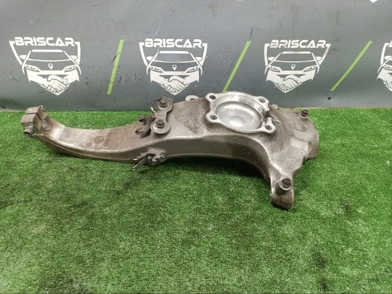 Кулак поворотный BMW 7-Series 2013 31216775767 F02 N52B30A, передний левый