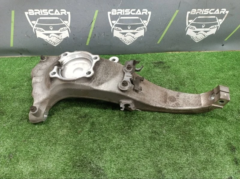 Кулак поворотный BMW 7-Series 2013 31216775768 F02 N52B30A, передний правый